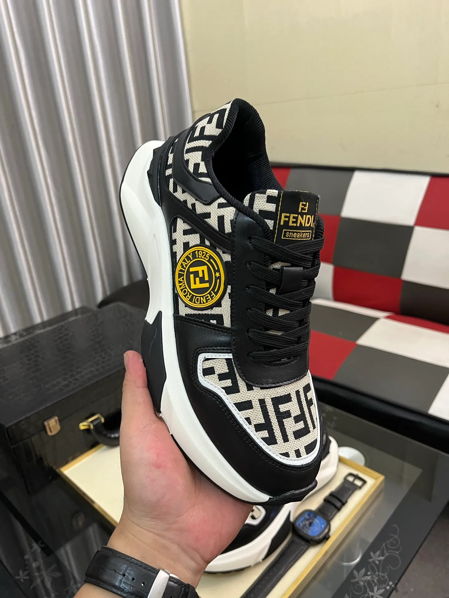 Men's shoes 💰458⌚️⌚️【FENDI】original quality.~ Unique modern style sneakers. 🏃A must-have casual shoe for trendy men😍😍 Original brand imported from Italy, imported original leather, sheep lining (refuses to discolor and grind feet) Sole: Original sole provided by the original factory, French lazy style design ⚠️Fit to the feet, original quality, super comfortable original sole. Just like shooting the real thing 🎬The real thing is better Code number: 38-444️⃣Colors available